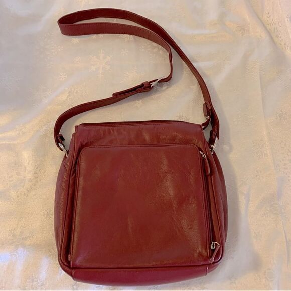 Vintage Wilsons Red Leather Crossbody Handbag 3 Compartments Wallet Area Zip Up - Picture 1 of 8